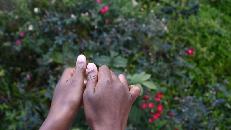 still of the video toli toli Minia Biabiany